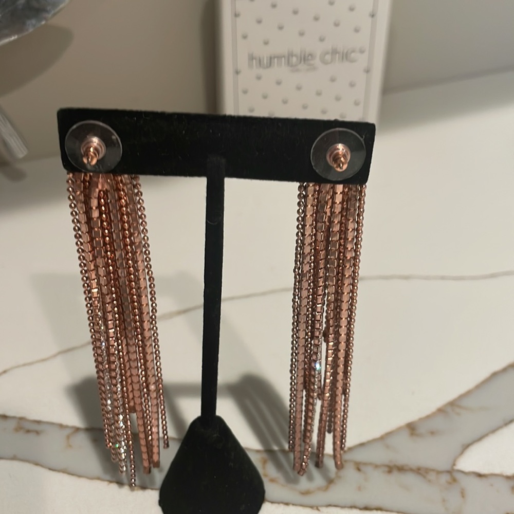 Humble Chic rose gold earrings - Picture 7 of 7